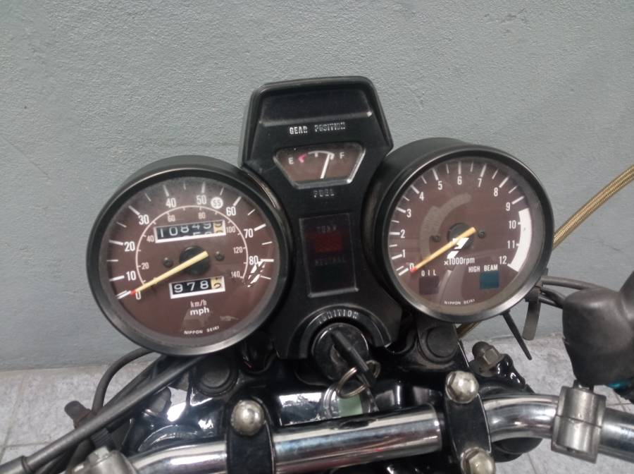 1981 Suzuki GS650 gauge cluster speedometer tachometer instruments