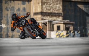 KTM 990 DUKE - Imagen 11