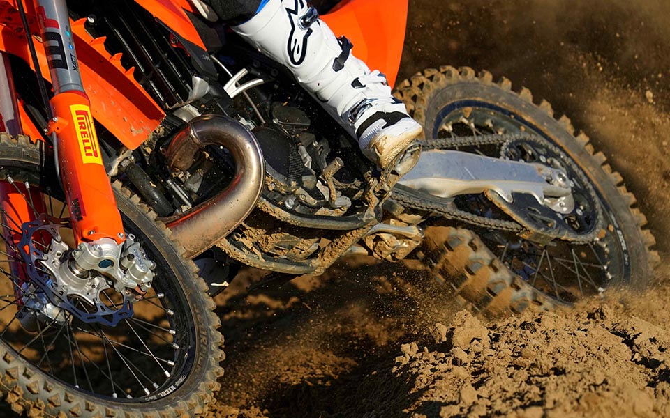 PIRELLI PRESENTA EL NUEVO SCORPION MX32 MID SOFT